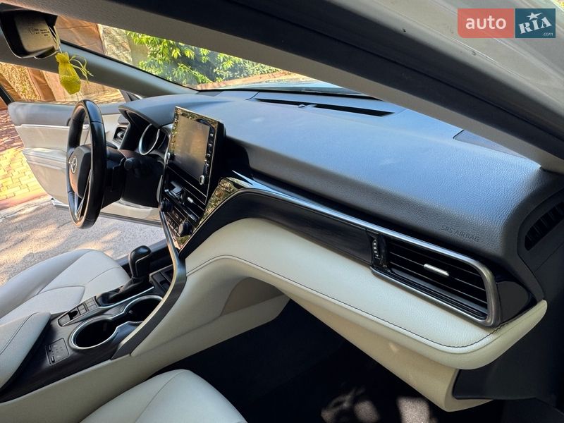 Седан Toyota Camry 2021 в Одессе