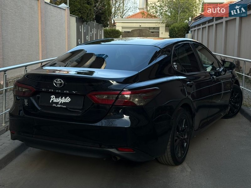 Седан Toyota Camry 2017 в Одессе