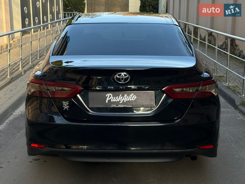 Седан Toyota Camry 2017 в Одессе