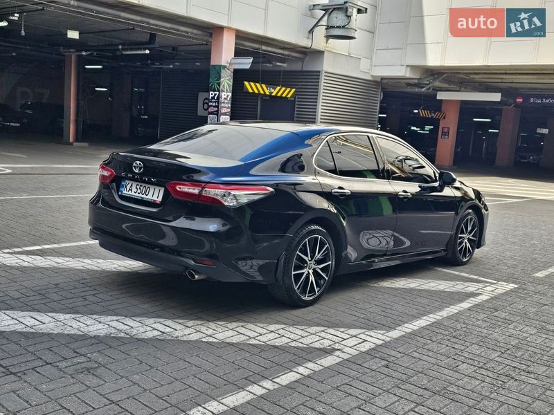Седан Toyota Camry 2019 в Киеве фото 6 Седан Toyota Camry 2019 в Киеве