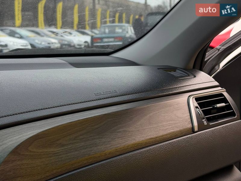 Седан Toyota Camry 2013 в Днепре
