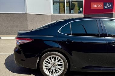 Седан Toyota Camry 2020 в Киеве