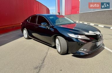 Седан Toyota Camry 2020 в Киеве