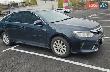 Седан Toyota Camry 2017 в Києві