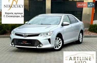 Седан Toyota Camry 2015 в Харькове