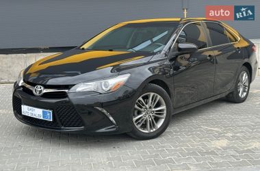 Седан Toyota Camry 2017 в Киеве