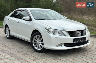 Седан Toyota Camry 2012 в Виннице