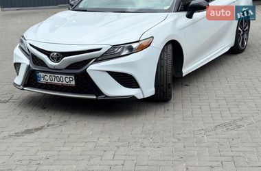 Седан Toyota Camry 2018 в Рівному