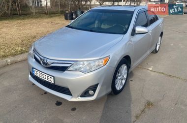 Седан Toyota Camry 2012 в Черновцах
