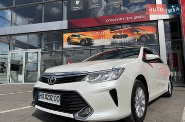 Седан Toyota Camry 2015 в Тернополе