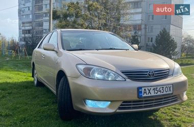 Седан Toyota Camry 2004 в Харкові