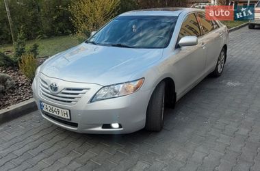 Седан Toyota Camry 2006 в Киеве