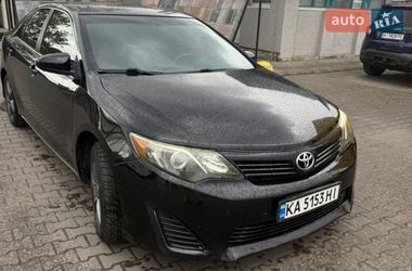 Седан Toyota Camry 2014 в Киеве