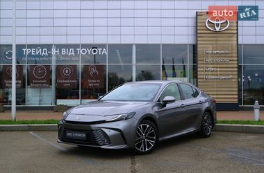 Седан Toyota Camry 2024 в Києві