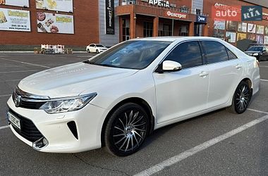 Седан Toyota Camry 2016 в Броварах