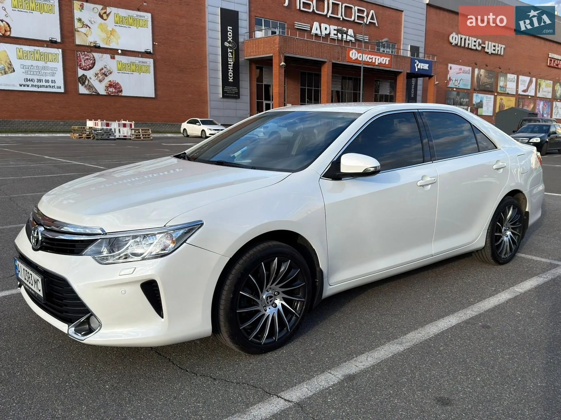 2016 Toyota Camry - фото 1