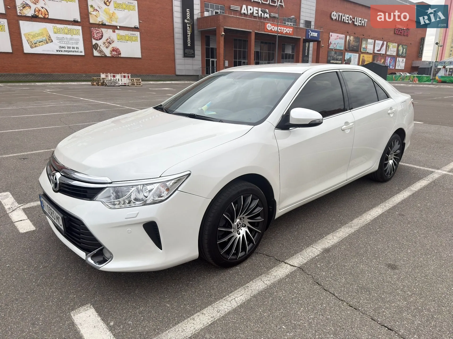 2016 Toyota Camry - мініатюра 16