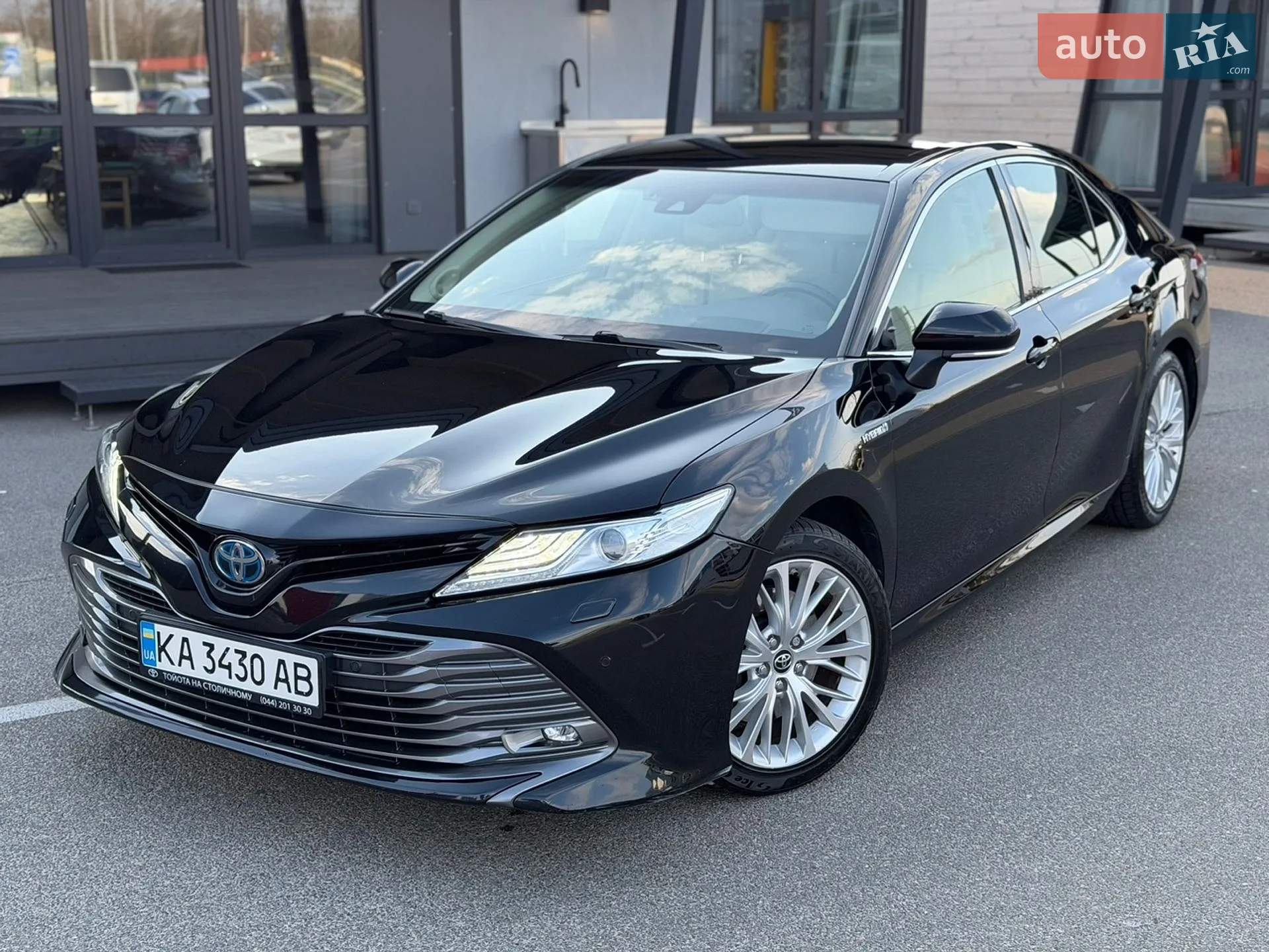 2019 Toyota Camry - мініатюра 2