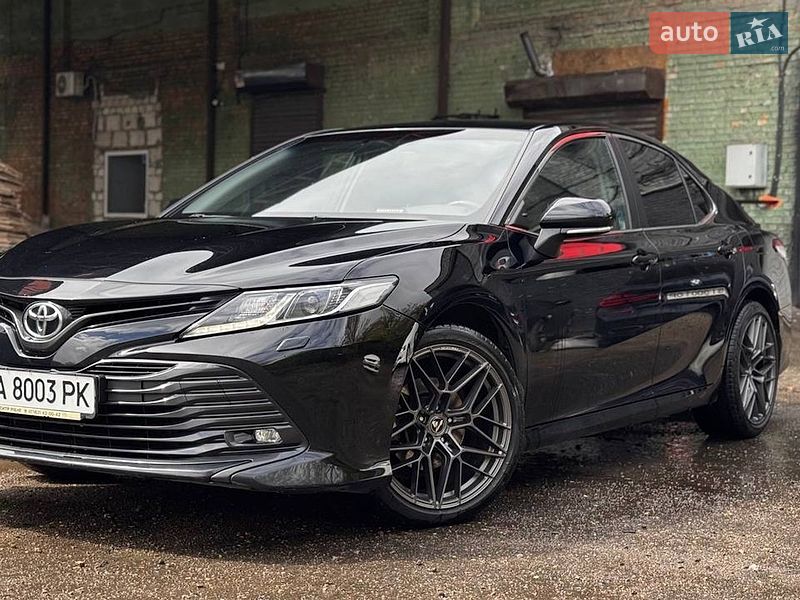 Toyota Camry 2019