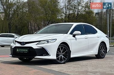 Седан Toyota Camry 2021 в Киеве