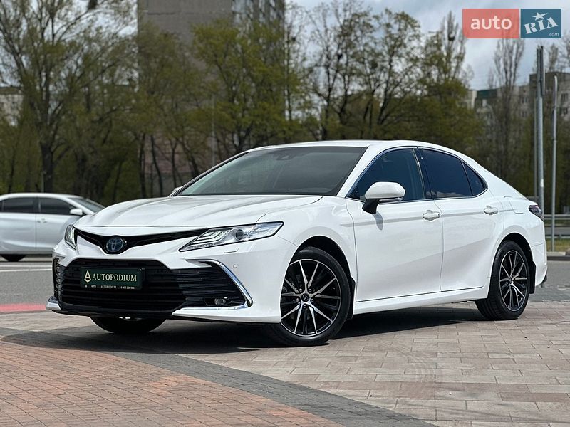 Toyota Camry 2021