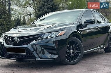 Седан Toyota Camry 2020 в Дніпрі