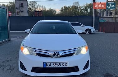 Седан Toyota Camry 2013 в Києві