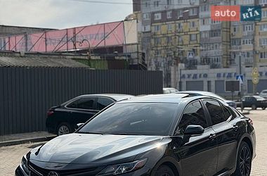 Седан Toyota Camry 2017 в Днепре