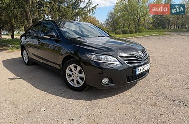 Седан Toyota Camry 2010 в Харкові