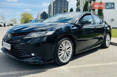 Седан Toyota Camry 2018 в Белогородке