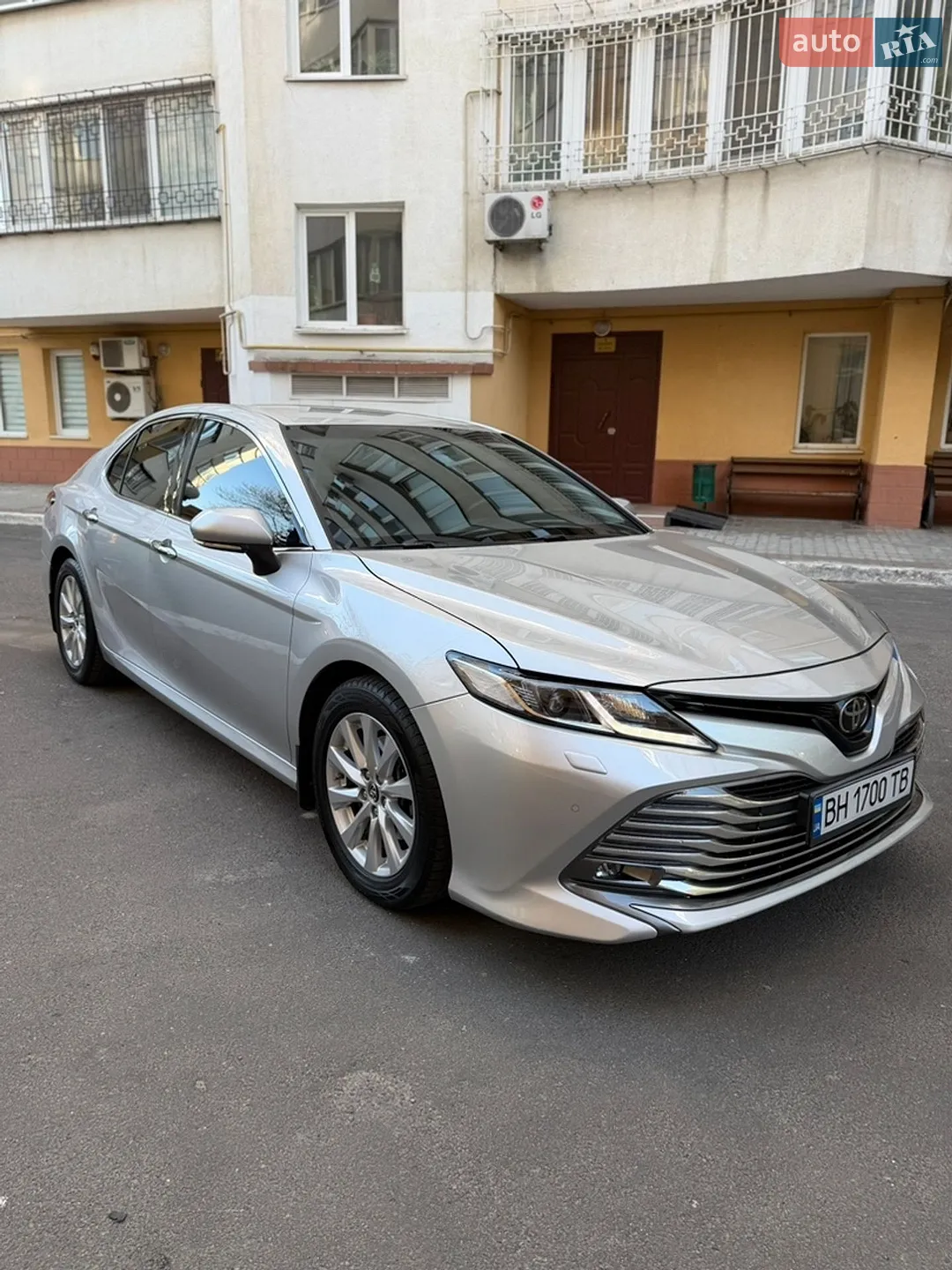 2017 Toyota Camry - мініатюра 2