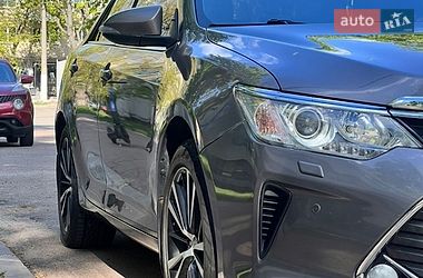 Седан Toyota Camry 2017 в Києві