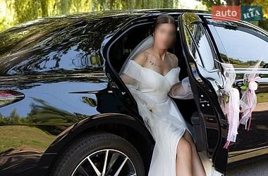 Седан Toyota Camry 2023 в Козельце