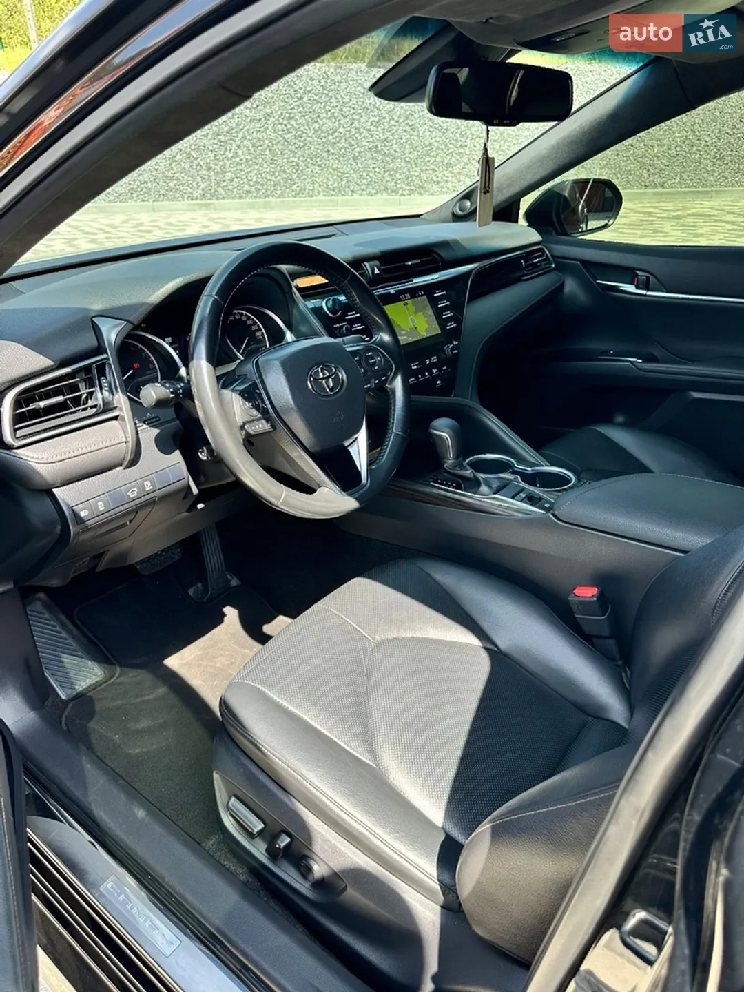 2020 Toyota Camry - мініатюра 18