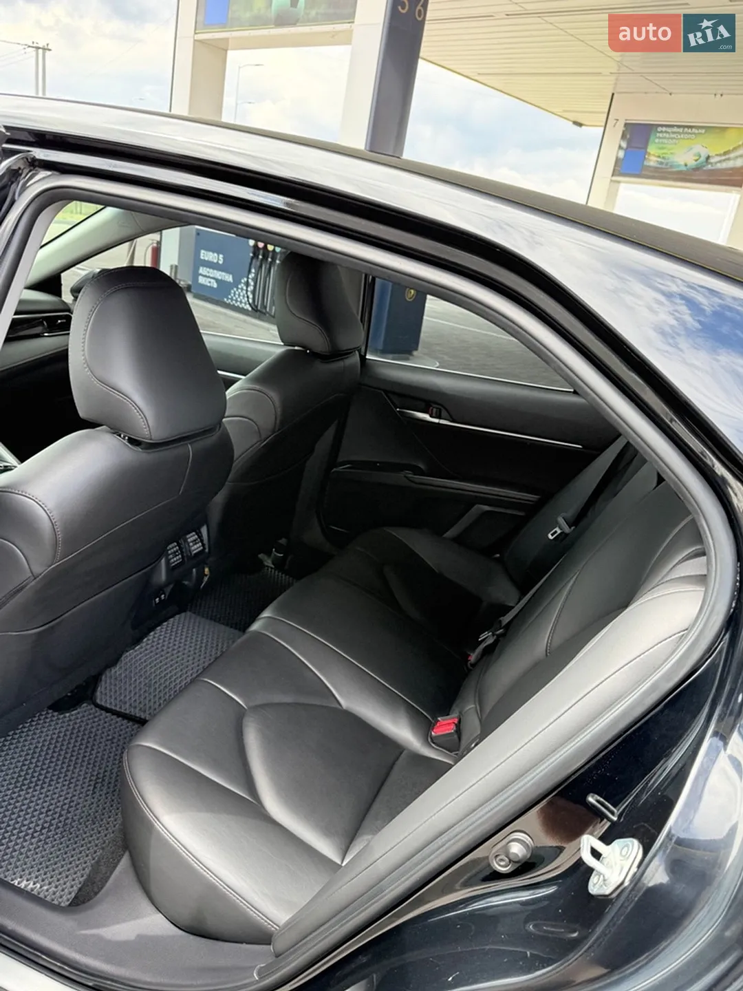 2018 Toyota Camry - мініатюра 12