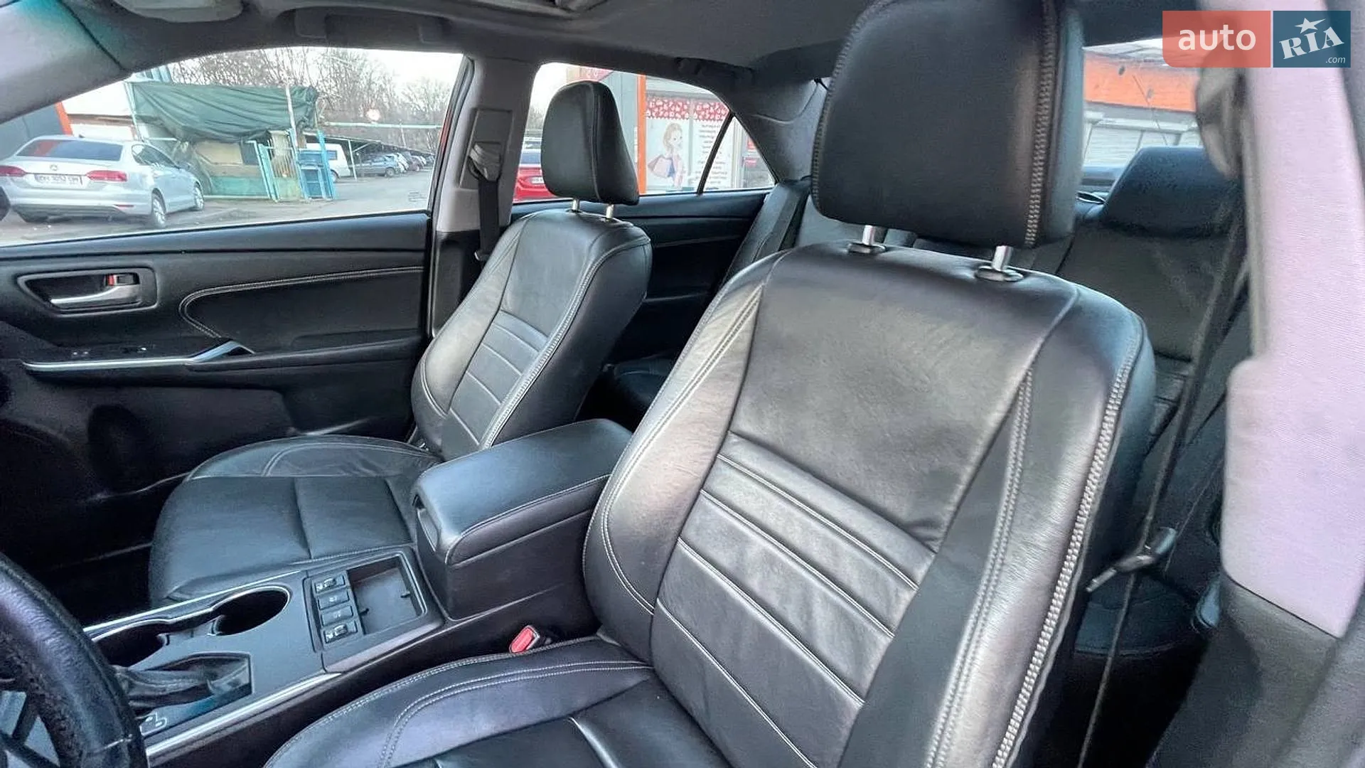 2016 Toyota Camry - мініатюра 9