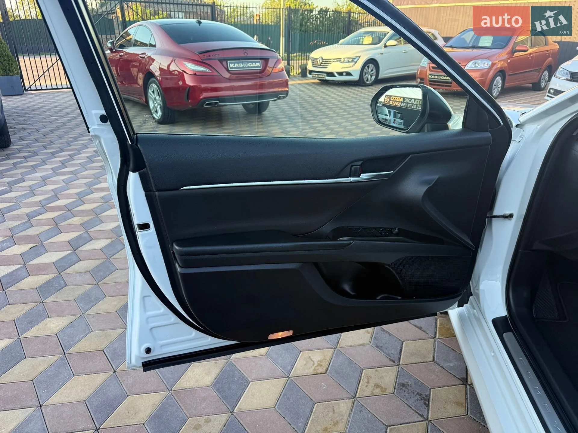 2023 Toyota Camry - мініатюра 18