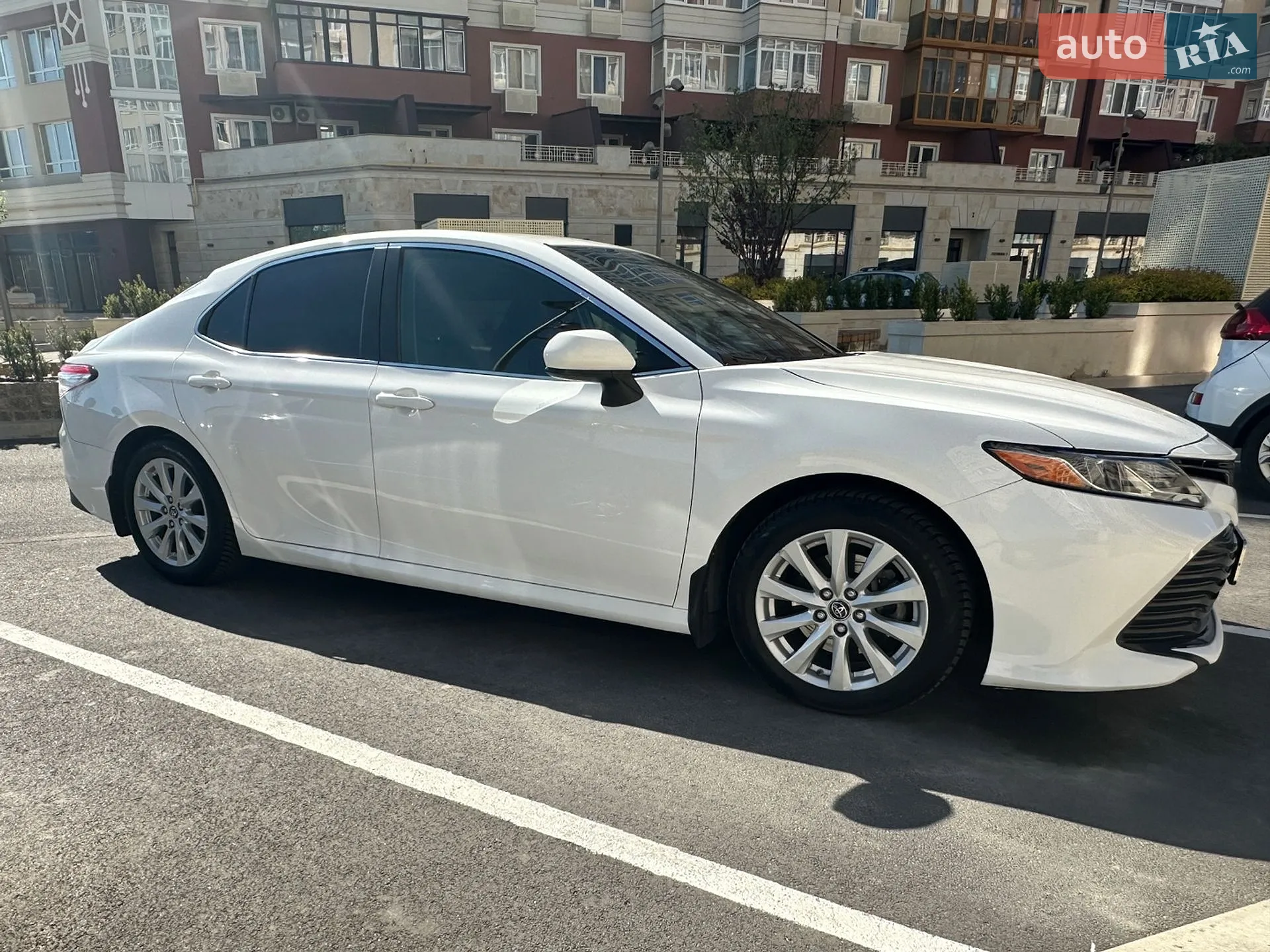 2017 Toyota Camry - мініатюра 2