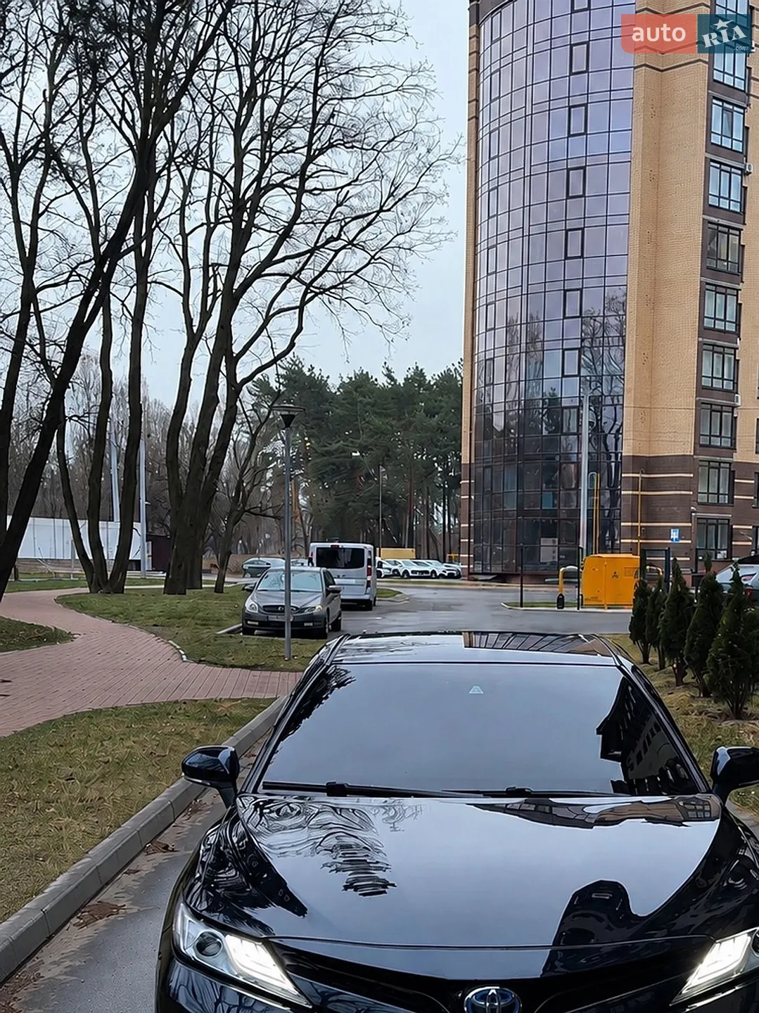 2020 Toyota Camry - мініатюра 2