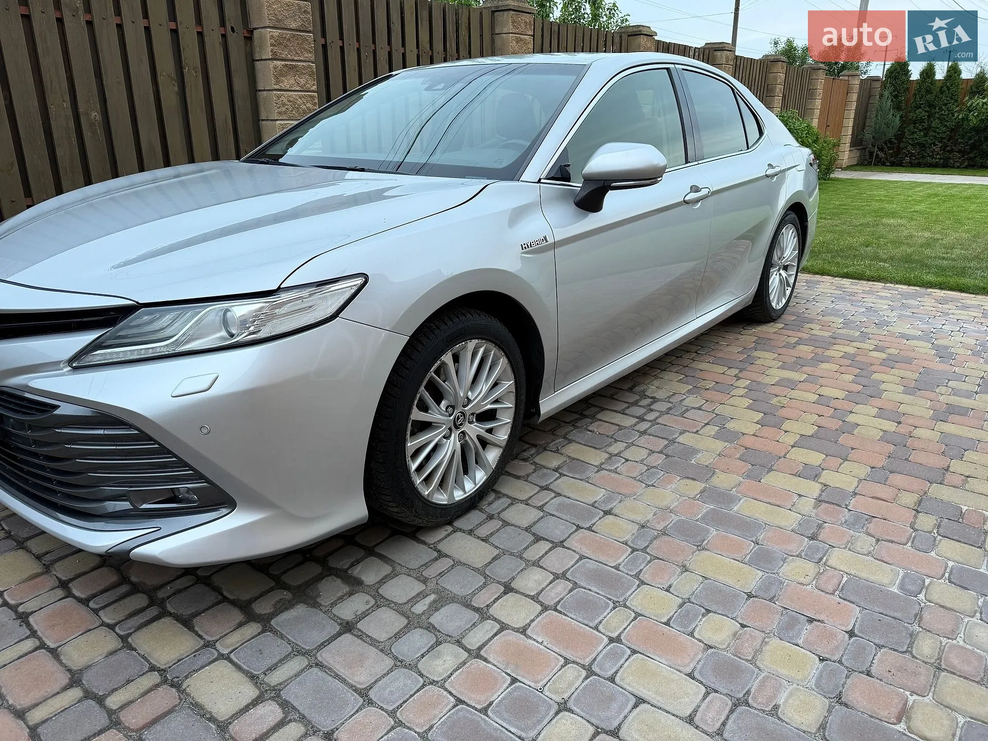 2019 Toyota Camry - мініатюра 2