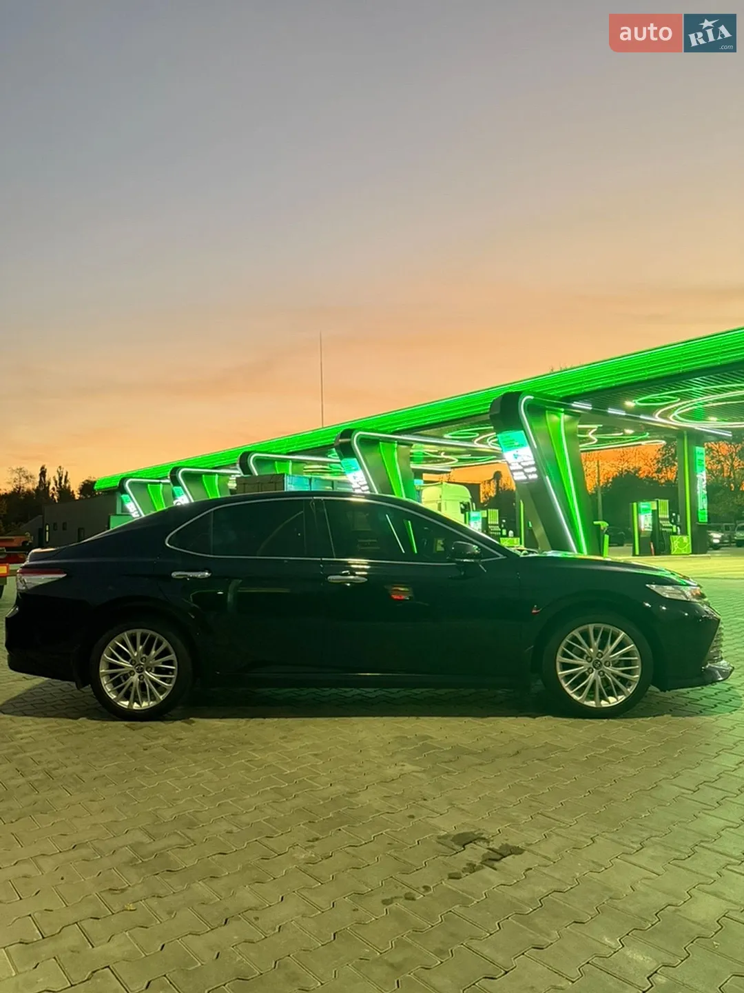 2018 Toyota Camry - мініатюра 3