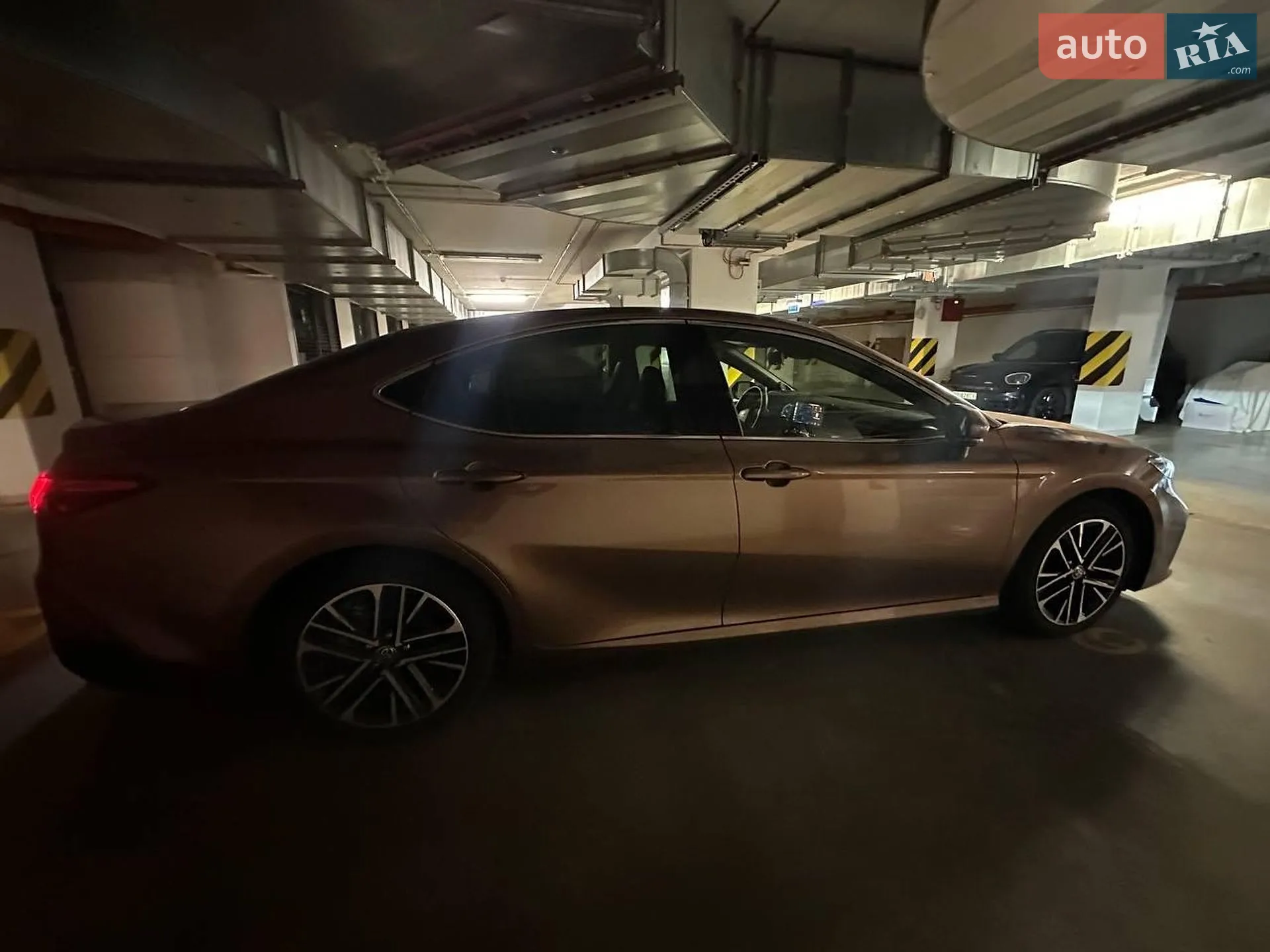 2025 Toyota Camry - мініатюра 2