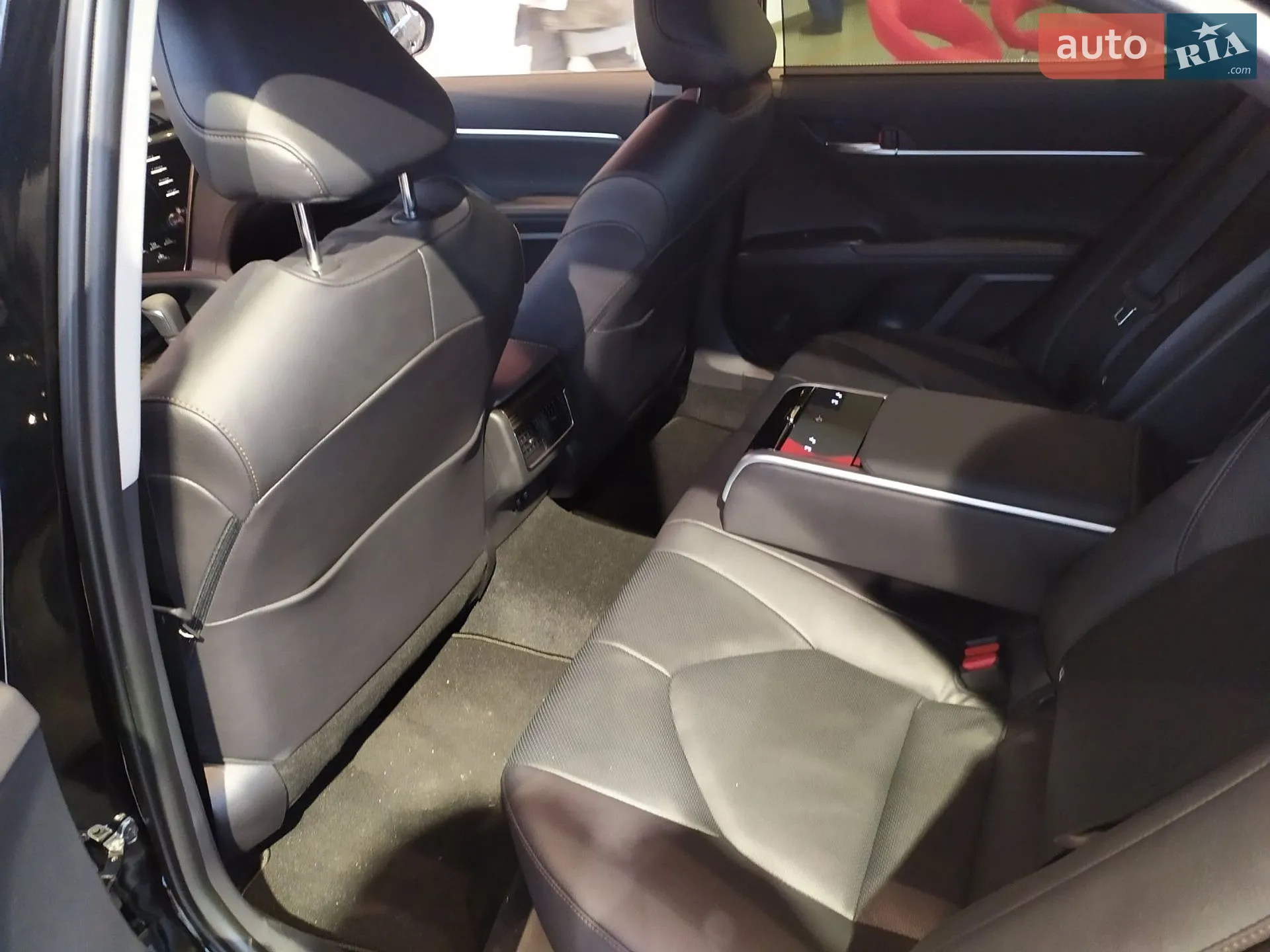 2020 Toyota Camry - мініатюра 3