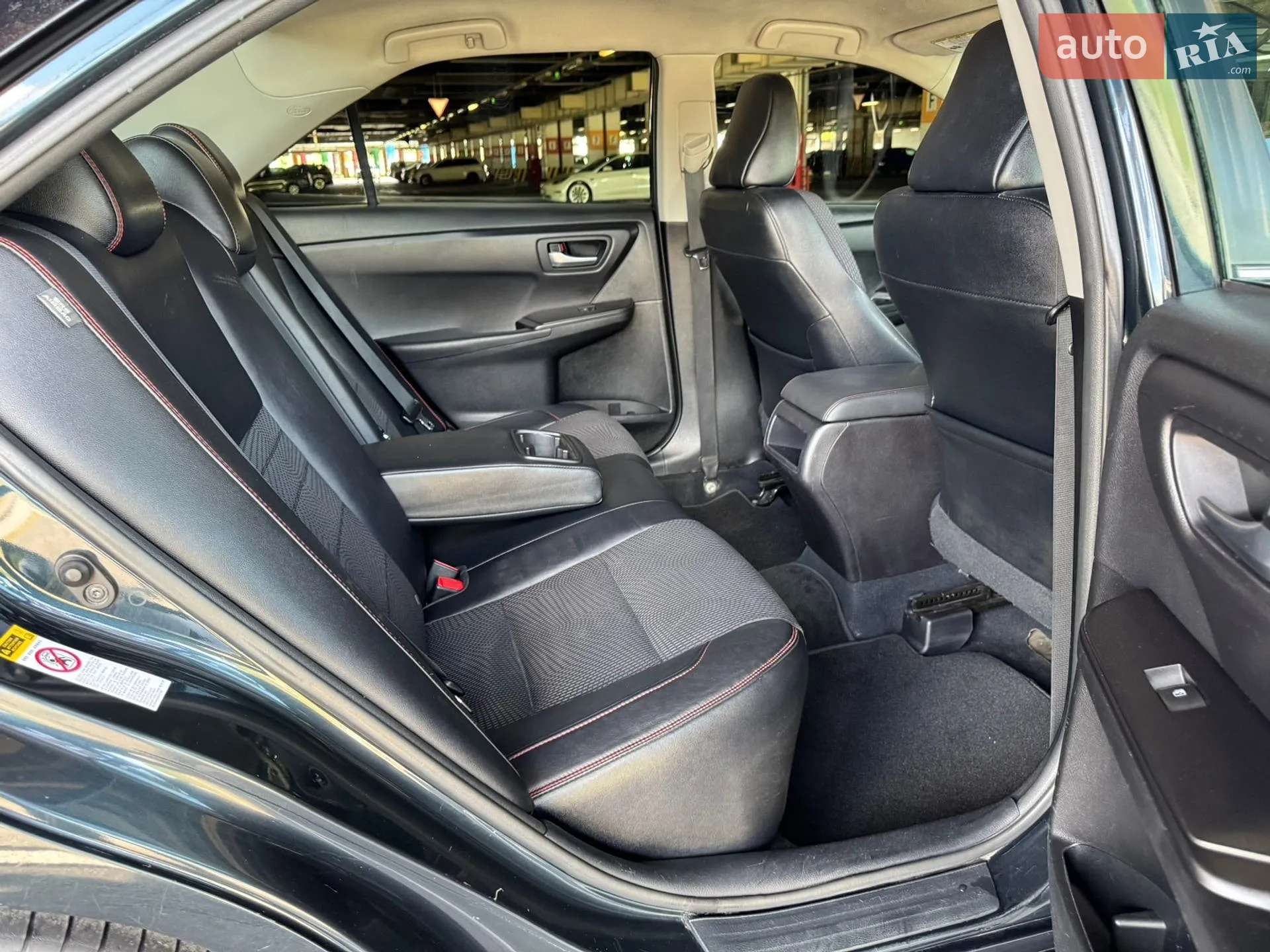 2016 Toyota Camry - мініатюра 12