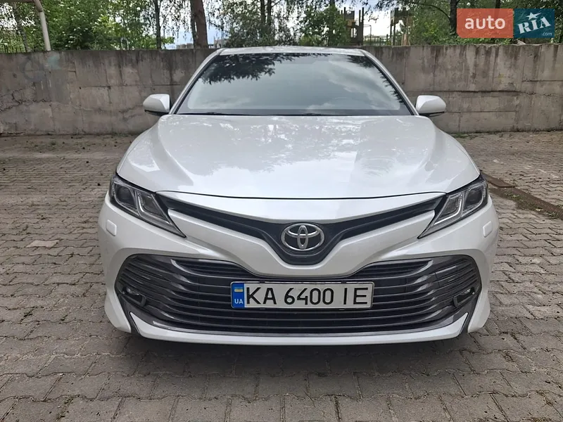Toyota Camry 2019