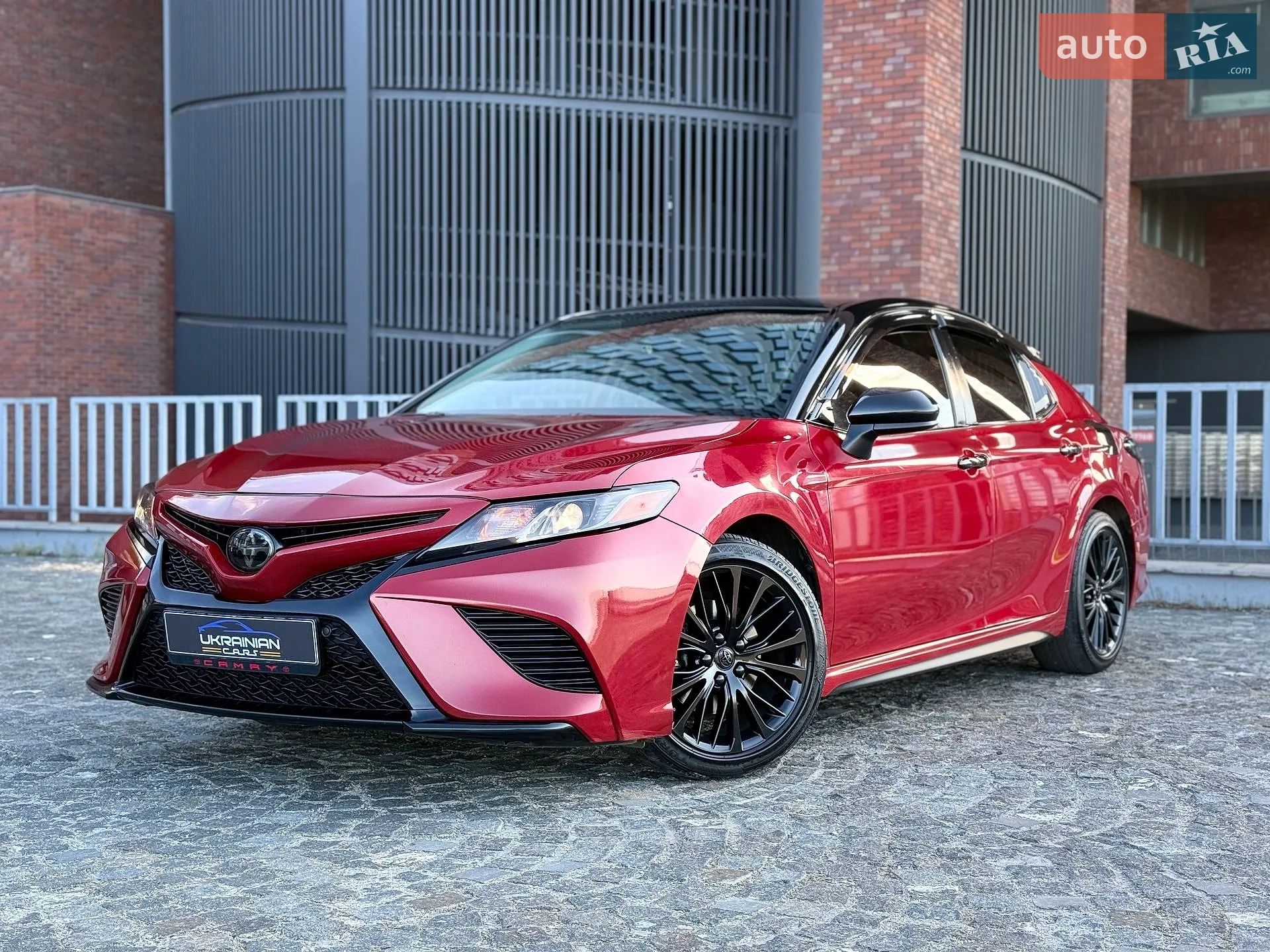 2019 Toyota Camry - фото 1