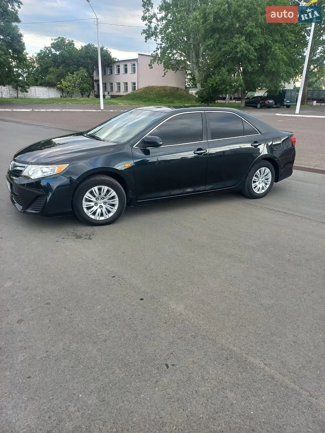 2014 Toyota Camry - мініатюра 2