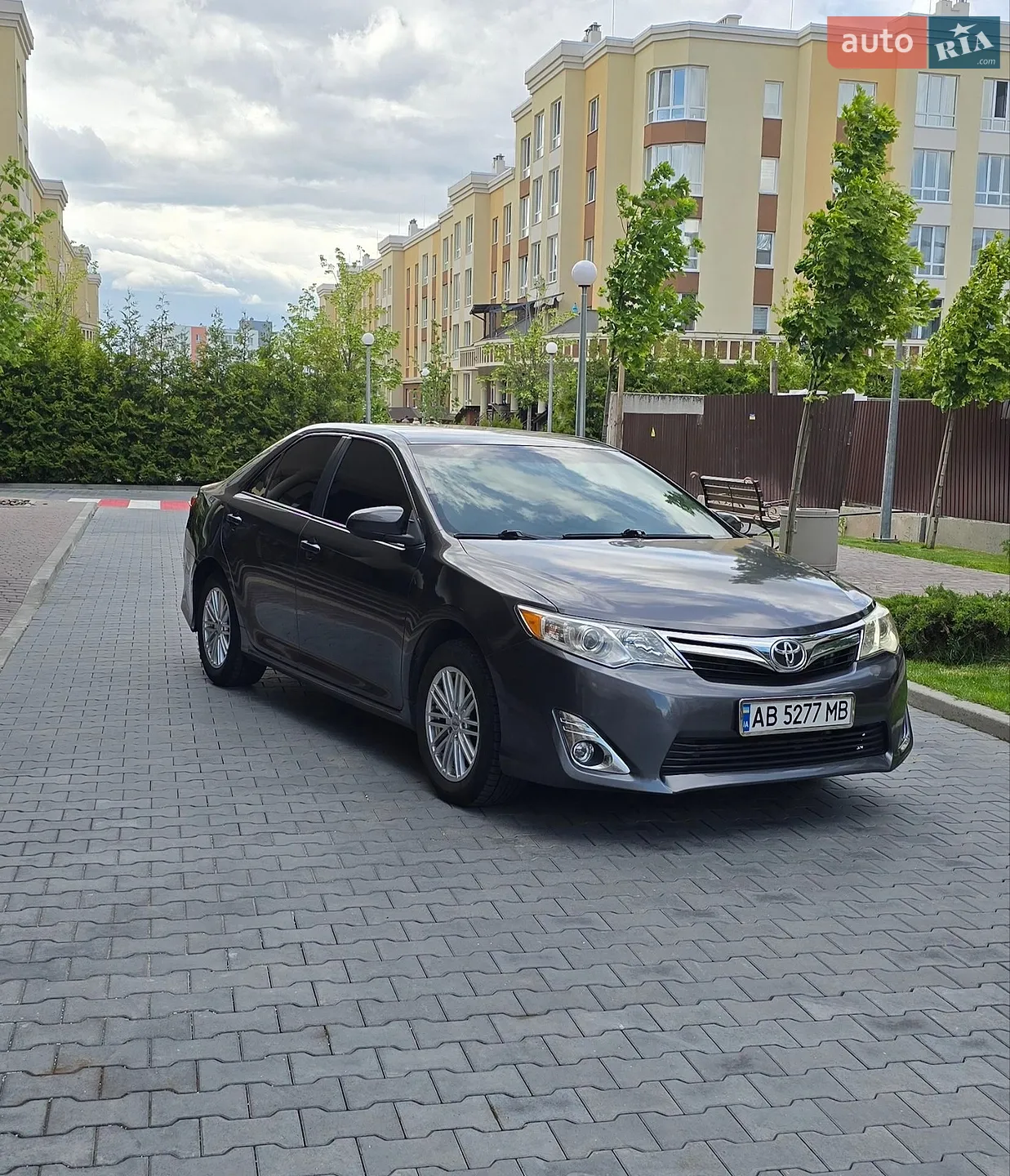 2012 Toyota Camry - фото 1