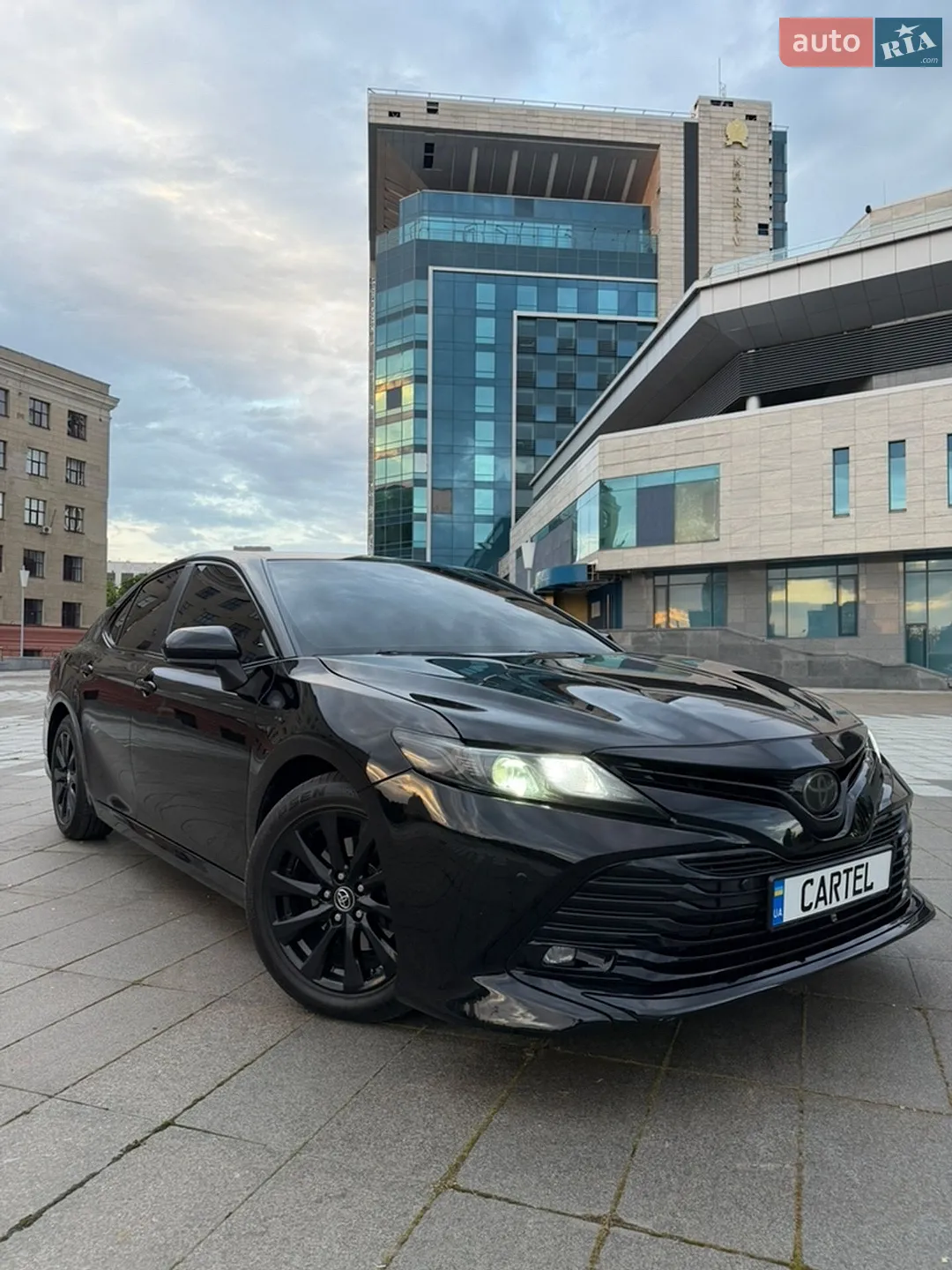 2017 Toyota Camry - мініатюра 2