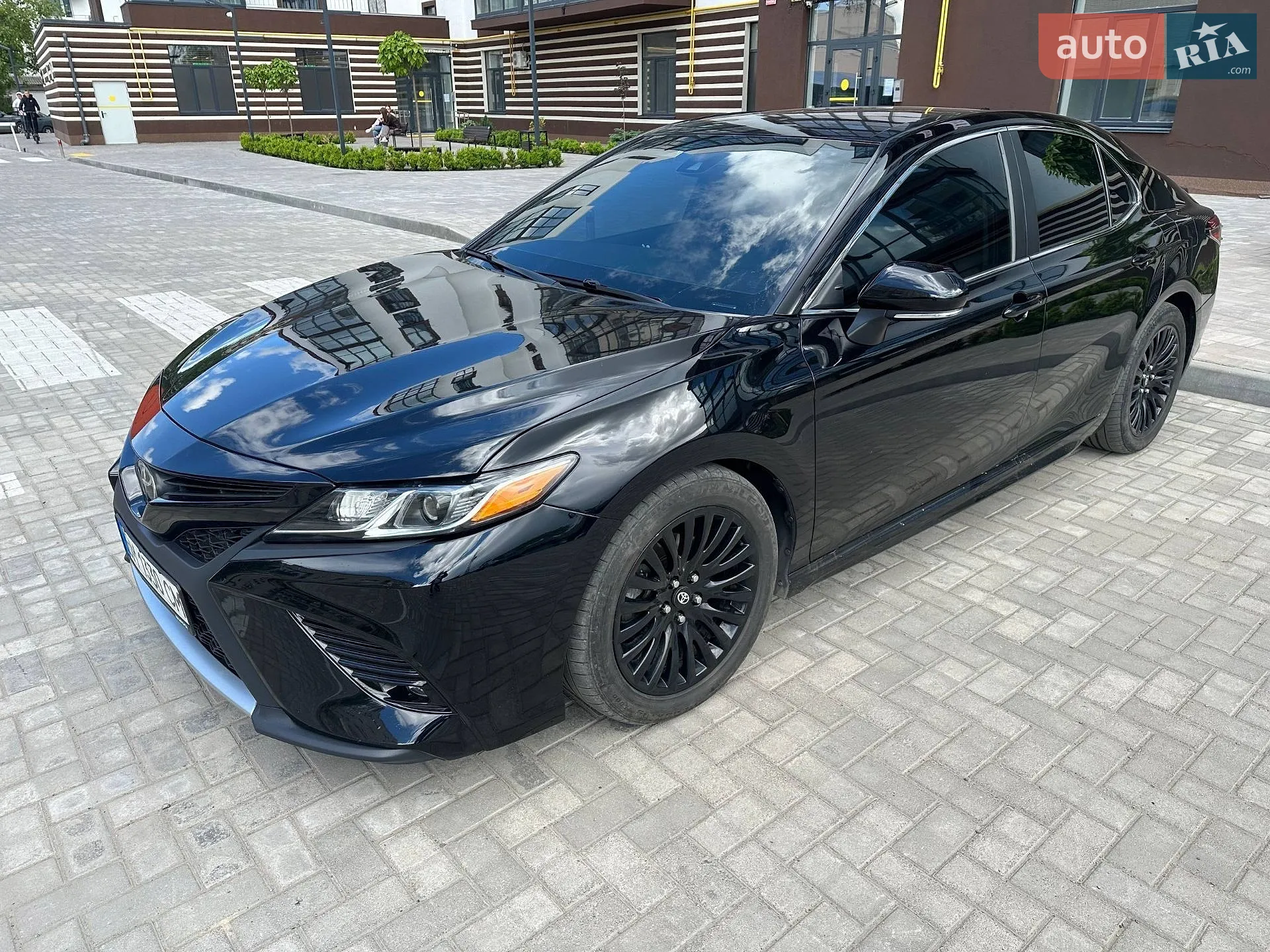 2019 Toyota Camry - мініатюра 2